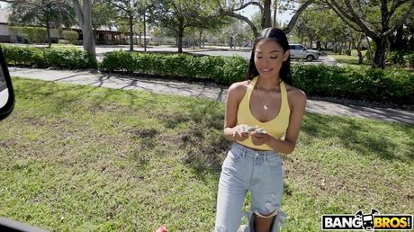 bangbros: Eden West is een prachtig zwart meisje dat ervan houdt om geneukt te worden