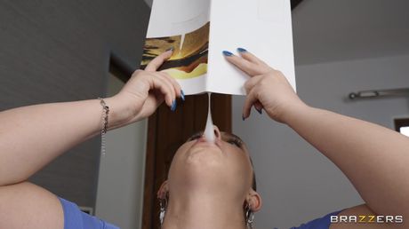 brazzers network: Kazumi Squirts e Riley Reign fanno un trio con un uomo incinta