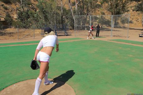 brazzers network: Napakowana amerykańska murzynka Codi Bryant ma swoje wielkie cycki pokryte spermą po gorącym seksie