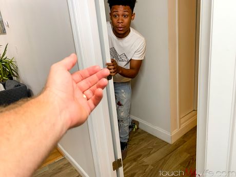 touch my wife: Kali Roses, une femme américaine aux cheveux clairs, se fait lécher le cul parfait et se fait lécher la chatte