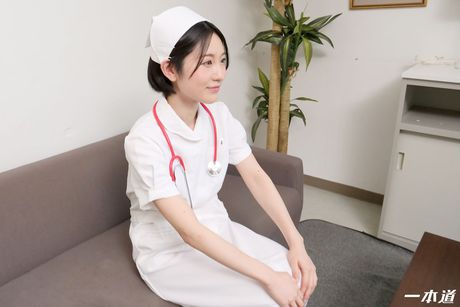 1pondo: 華麗的亞洲護士 Kotomi Yuzuno 的陰部被舔和被操