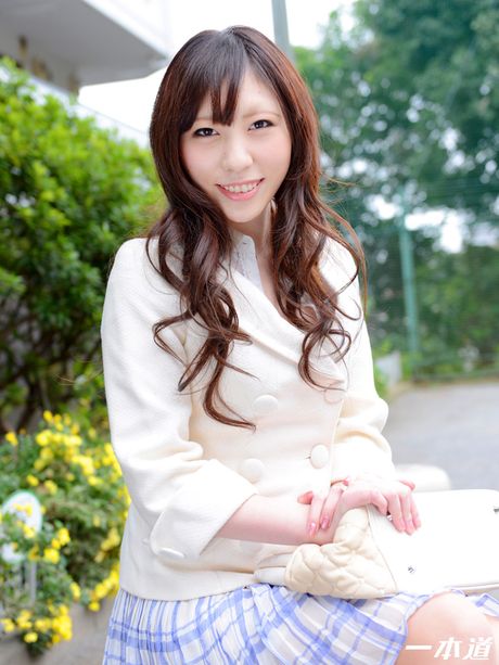 1pondo: Aziatische lerares Kirari Suzumori krijgt haar kutje gelikt en geneukt door een student