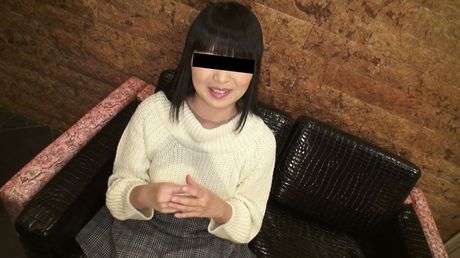 10musume: Miku Himeno ist eine japanische Mutter, die gerne ihre erstaunlichen Brüste zeigt