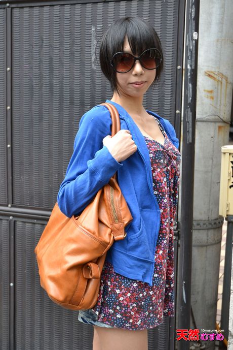 10musume: Asian nurse Rumi Miyamoto gets her pussy filled in the bathroom