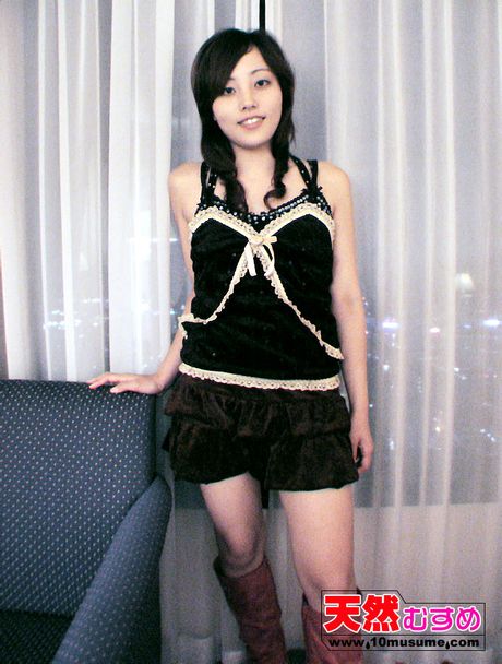 10musume: アジア人少女ミナミがPOVフェラチオと中出しの前に裸になる