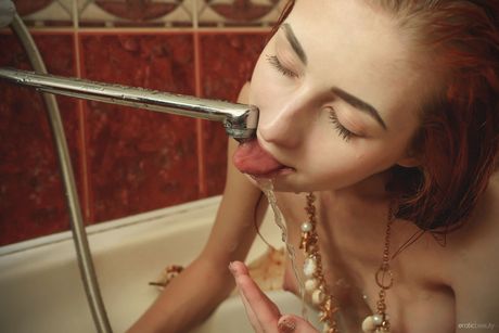 erotic beauty: Nice ukrainian girl Goldie Baby presents her perky ass and twat while naked in a tub