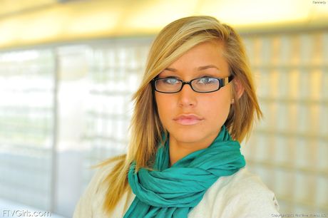 ftv girls: 金髪のアメリカ人ティーンメリッサ・マシューズが同時にオマンコとアナルにディルドを突っ込む