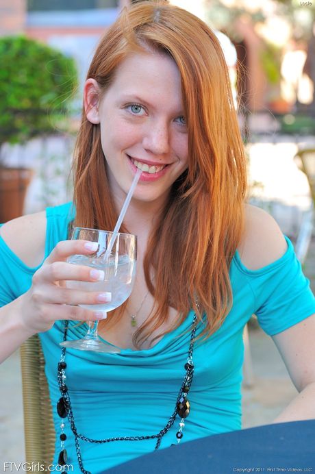 ftv girls: Uczennica Pepper Kester rozbiera się i masturbuje w pojedynkę