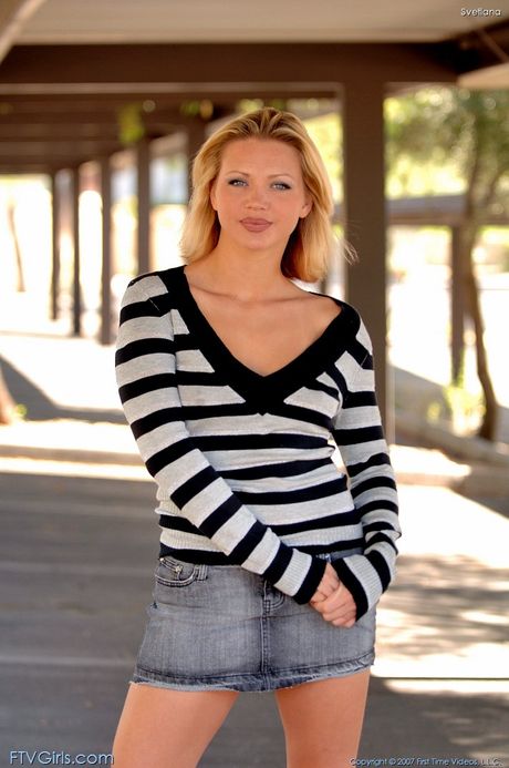 ftv girls: Blondynka z Kazachstanu, śliczna Katarina Kat pokazuje swój duży tyłek i masturbuje się