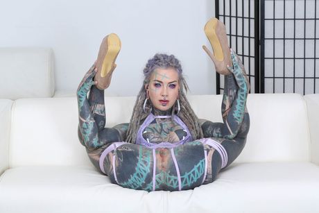 giorgio grandi: Cute model Stacy Bloom gets double fisted and double penetrated