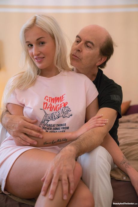 granddadz: Blonde czech girl Daisy Lee gets her twat licked out and dicked by a horny dude