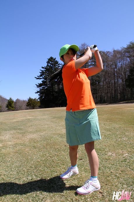 hcjav: Le golfiste asiatiche Erika Hiramatsu, Nana Kunimi e Nao Yuzumiya posano nude