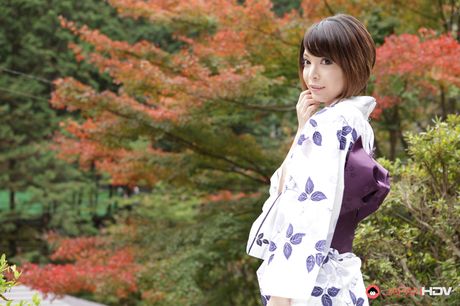 japan hdv: Asian MILF Hikaru Kirishima exhibits her big butt and tits before a hot tub fuck