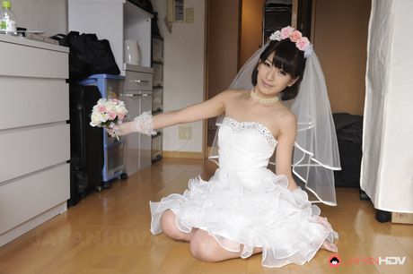 japan hdv: Asian bride Ruri Narumiya gets naked in white gloves and a veil