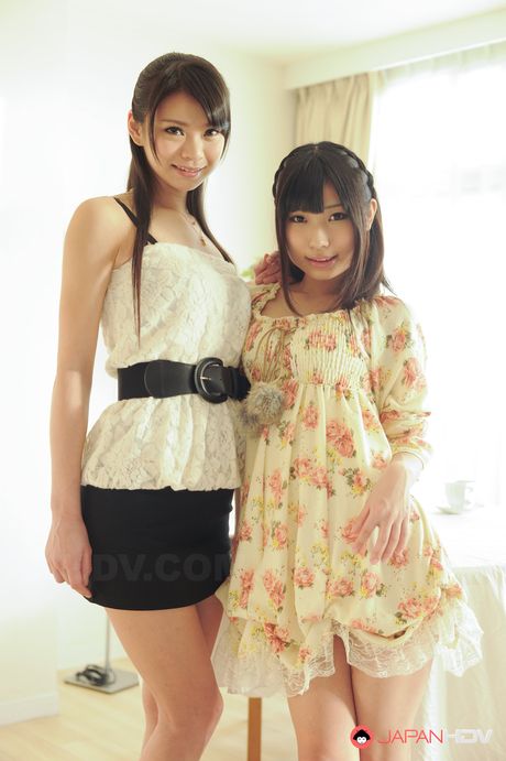 japan hdv: Akubi Yumemi e Runa Kobayashi sono spogliati e succhiano