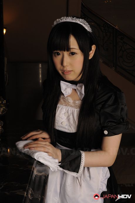 japan hdv: Babe with black hair Machiko Ono is rubbing her pussy with a toy