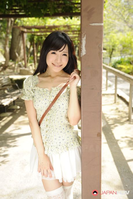 japan hdv: La calda asiatica Tsukushi si fa masturbare la figa da uno sconosciuto eccitato