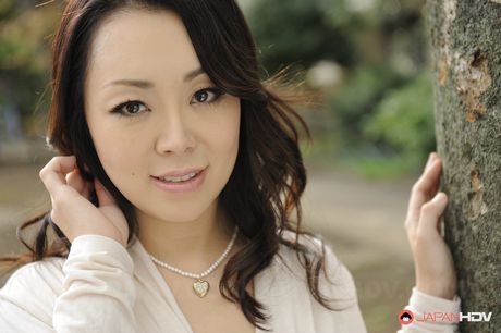 japan hdv: Asian solo girl Yuna Yamami exhibits her hairy pussy in the shower