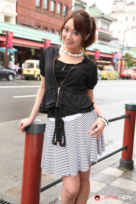 japan hdv: Hot japanese teen Ryo Akanishi gets her pussy licked outdoors in a public place