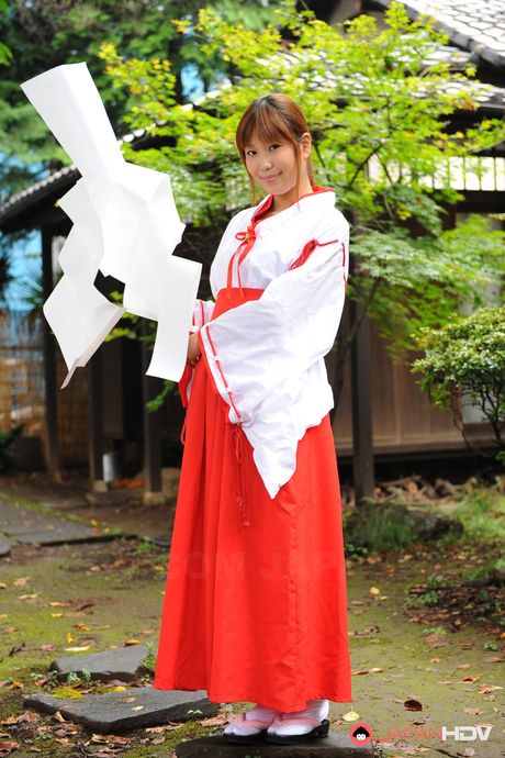 japan hdv: 才華橫溢的亞洲熟女 Yuuno Hoshi 在公共公園裡露出了她的乳房和陰部