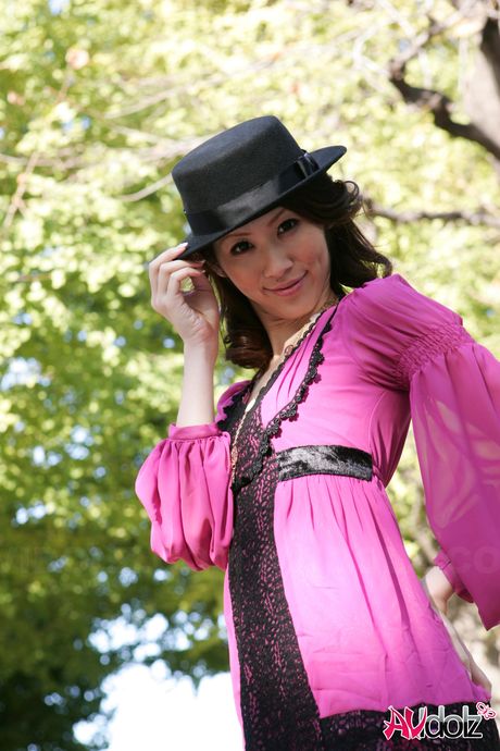 av idolz: 素晴らしいアジア人宮瀬リコが巨乳を披露し、熱い3Pで犯される