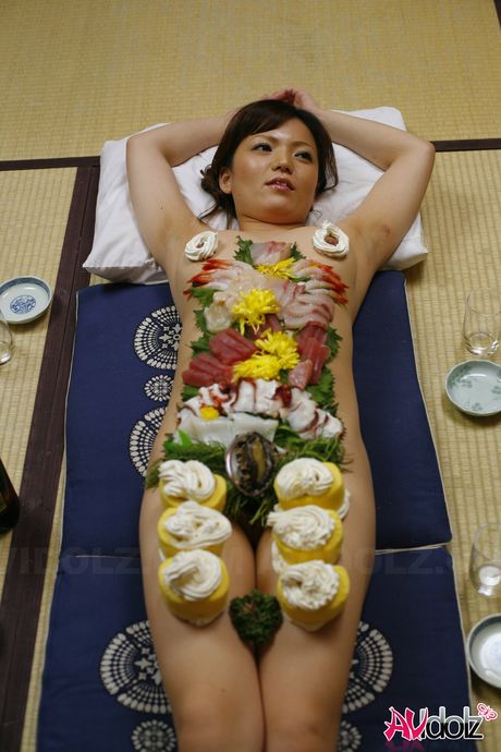 av idolz: アジア人の女の子、綾波明日香が3Pで素晴らしいおっぱいとオマンコを舐められる