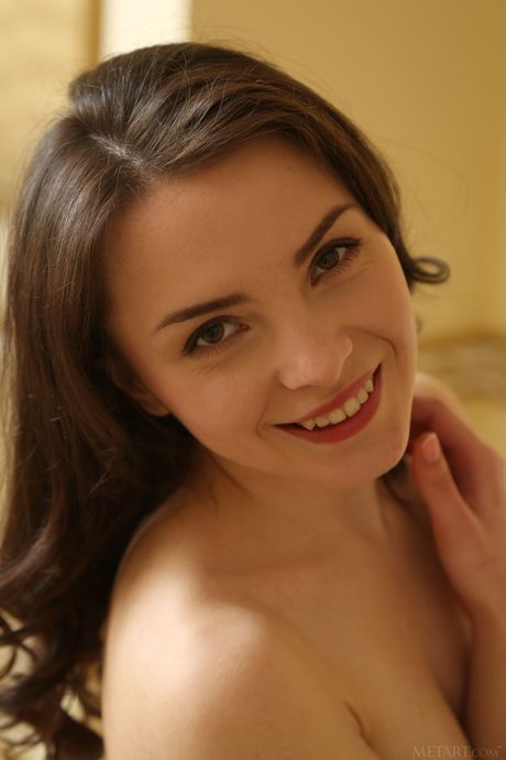 love hairy: Long legged teen Una Piccola displays her hairy pussy and small tits