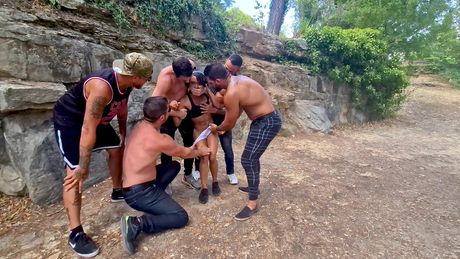 lvt studio: La latina sexy Cristina Starr se fait gangbanger dans la nature par des mecs excités