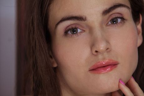 met art: A glamurosa garota ucraniana Onorin tira a lingerie e exibe seus peitos e bunda incríveis