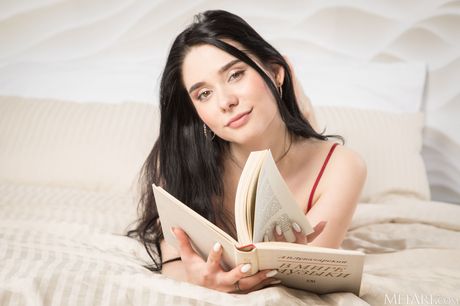 met art: Hot russian cutie Amina removes her lingerie and captures her skyclad appearance in a solo