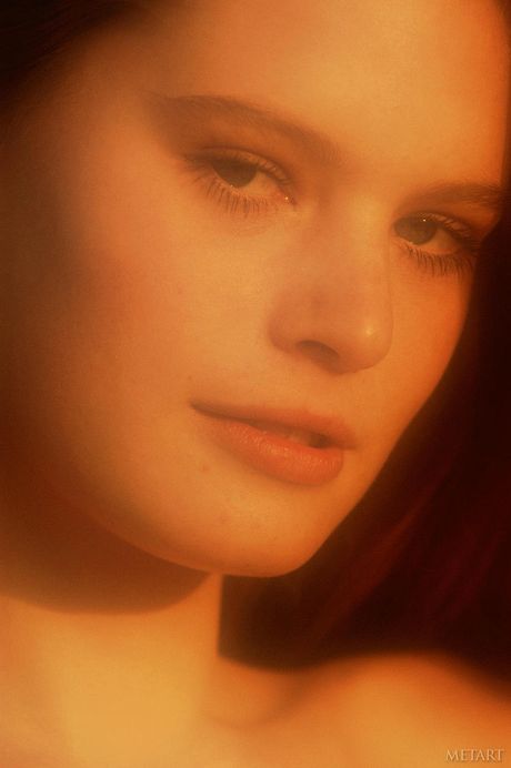 met art: 見事なウクライナのブロンドのアンドレアCが野原で毛布の上で裸になる