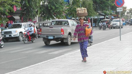 asian sex diary: Azjatycka nastolatka Lan rozbiera się przed wzięciem prysznica