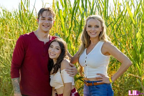 nubiles porn: Amber Summer, dai capelli castani, è un