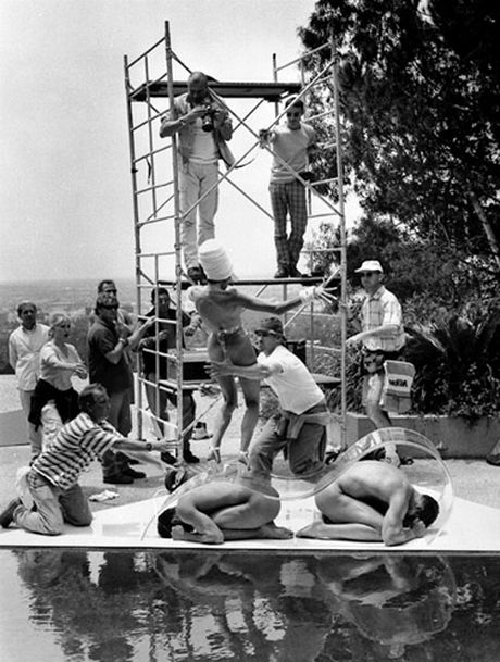 playboy plus: La jolie blonde Stacy Fuson et Julie Cialini se dénudent dans un laboratoire