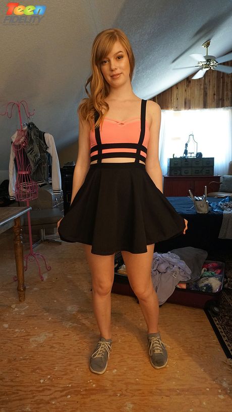 porn fidelity: Cute american teen Dolly Leigh gets naked in a pair of high heels