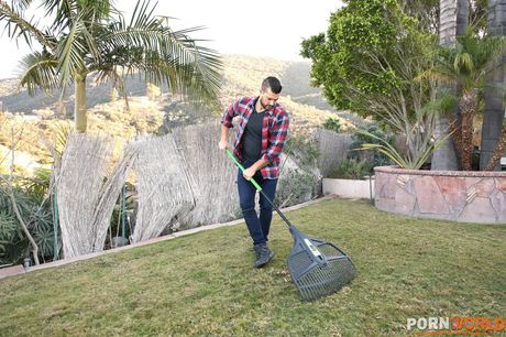 Blonde american wife Katie Morgan entices her gardener in black lingerie Blonde american wife Katie Morgan entices her gardener in black lingerie