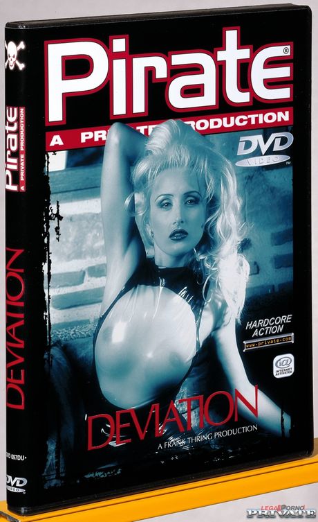 private: Quatro mulheres taradas se juntam para um quarteto durante uma festa fetichista