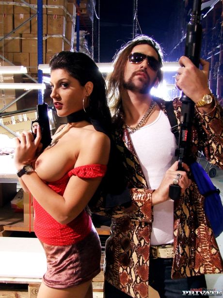 private: La séduisante Latina Natalia Zeta se fait baiser dans plusieurs positions par un mécanicien