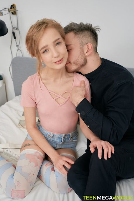 rawcouples: Slim russian girl girl Tea Mint gets her pussy licked before getting anal fucked