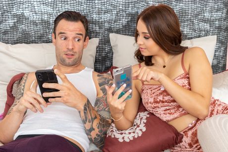 reality kings: Brązowowłosa nastolatka Lexi Anne Garza pozwala, aby jej cipka została zjedzona i wyruchana