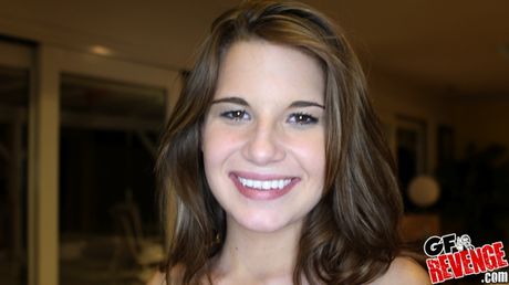 reality kings: Baby Carson G berührt ihre Muschi, während sie mit einem Dildo masturbiert