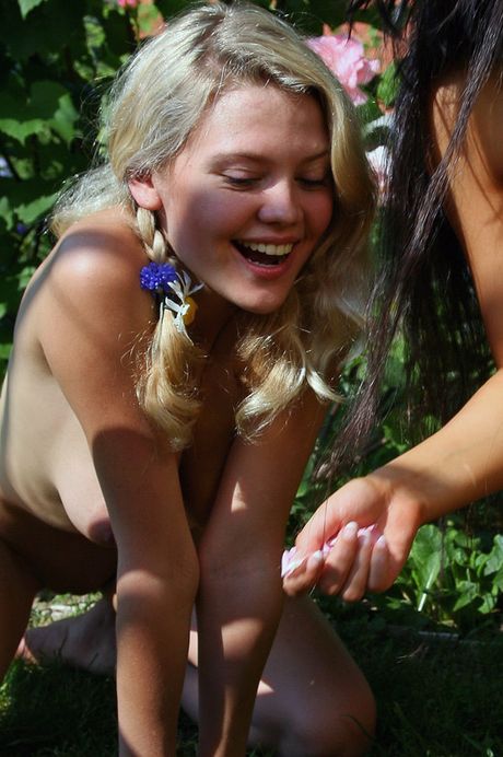 rylsky art: Fantastic teen girls Milene A and Valentina A show their great bodies