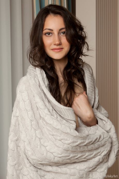 rylsky art: Brunet moldovan cutie Gladys strips down on a rug fearlessly