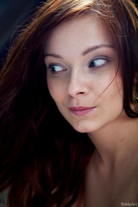 rylsky art: Adolescentes nuas fazem sexo a três lésbico na banheira