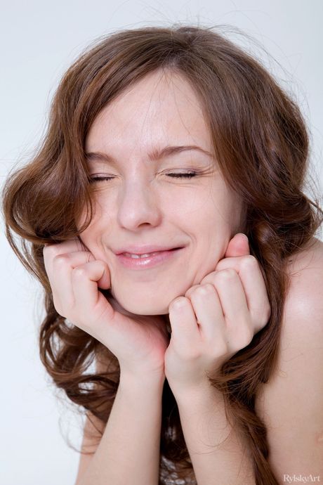 rylsky art: 長髮小胸的漂亮娃娃真是太可愛了