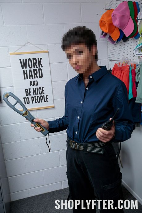 shoplyfter: Ailee Anne è una ragazza bionda che ama farsi riempire la figa