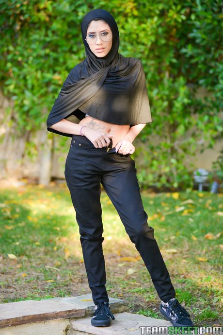 exxxtra small: A adolescente Angel Del Rey, que usa óculos, tem sua bunda perfeita fodida em estilo cachorrinho