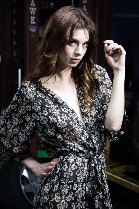 the life erotic: 苗條的美國寶貝 Eliz Stanton 穿著尼龍襪玩弄她的陰部