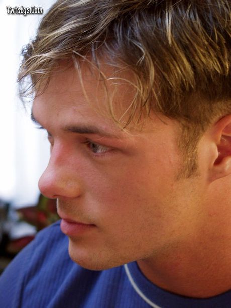 twistys: Naughty american stunner Stacy gets her shaved pussy fucked hardcore in the office