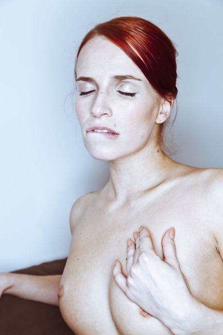 viv thomas: Lesbian dolls Leila Smith and Ana Rose lick and toy pussies on a bed